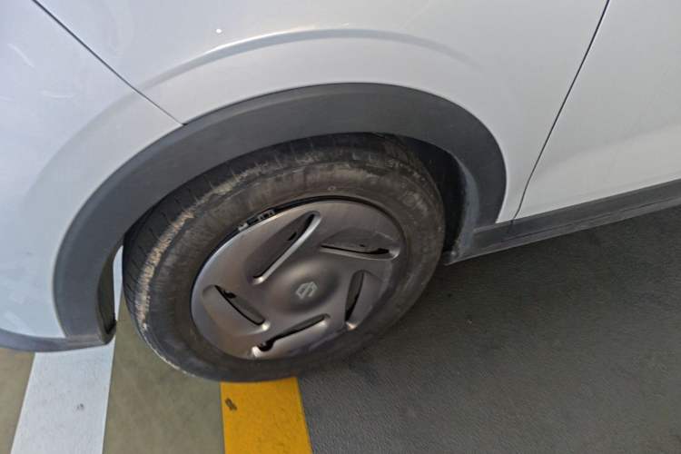 Used Leapmotor T03 2023 200 Lite Edition Left Front Wheel Hub