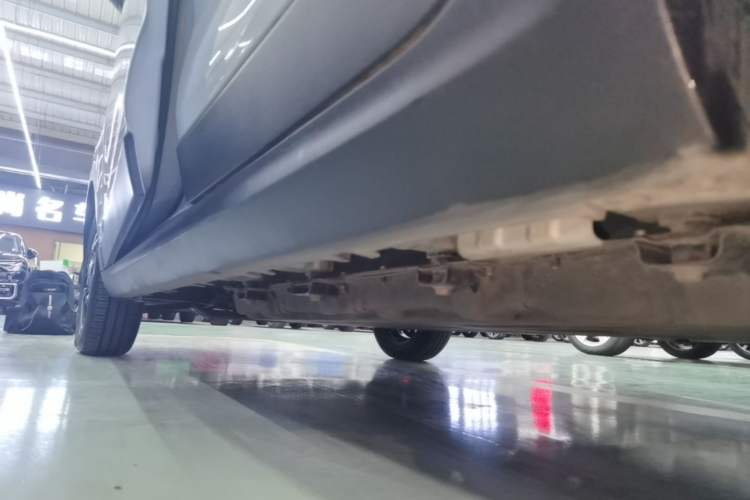 Used Leapmotor T03 2023 310 Lite Edition Left Side Sill