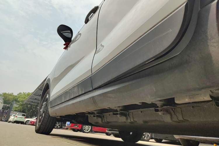 Used Leapmotor T03 2023 310 Lite Edition Left Side Sill