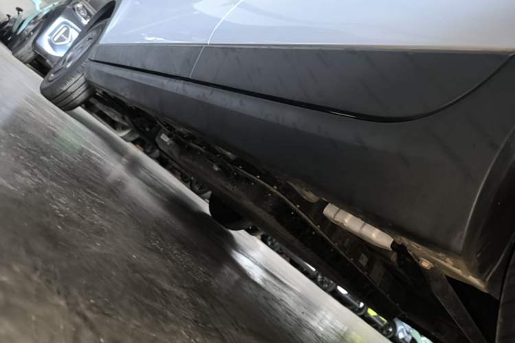 Used Leapmotor T03 2023 200 Lite Edition Left Side Sill