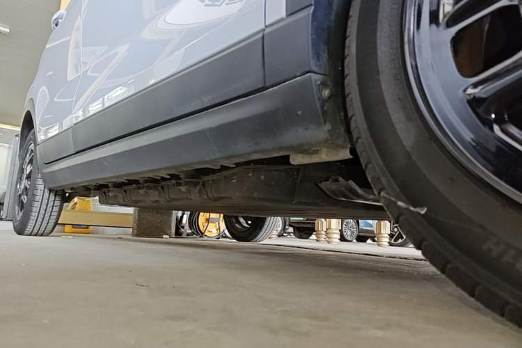 Used Leapmotor T03 2023 310 Lite Edition Right Side Sill