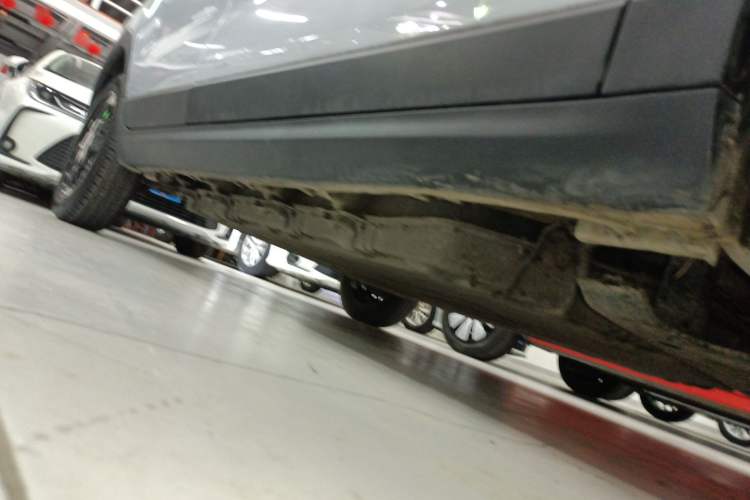 Used Leapmotor T03 2023 310 Lite Edition Right Side Sill