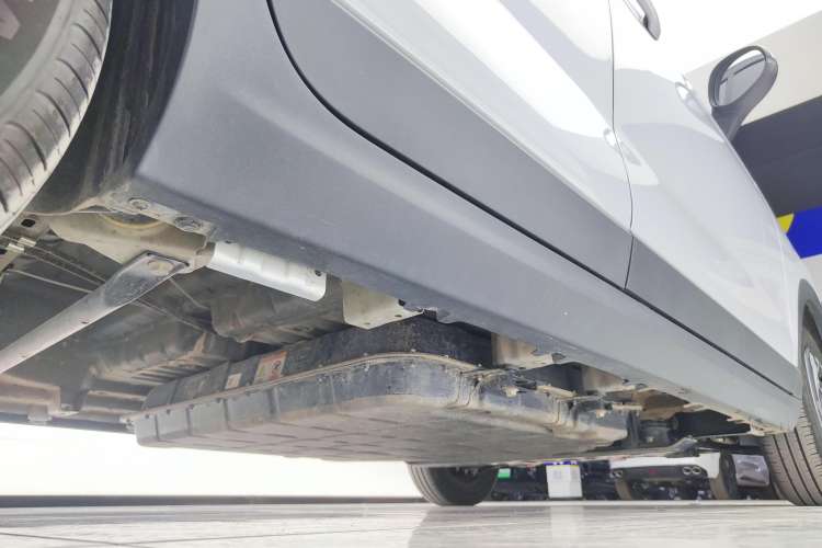 Used Leapmotor T03 2023 200 Lite Edition Right Side Sill