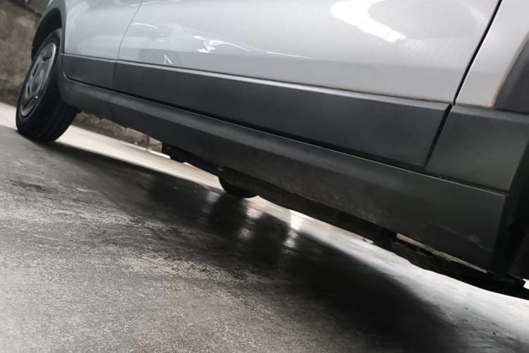 Used Leapmotor T03 2023 200 Lite Edition Right Side Sill