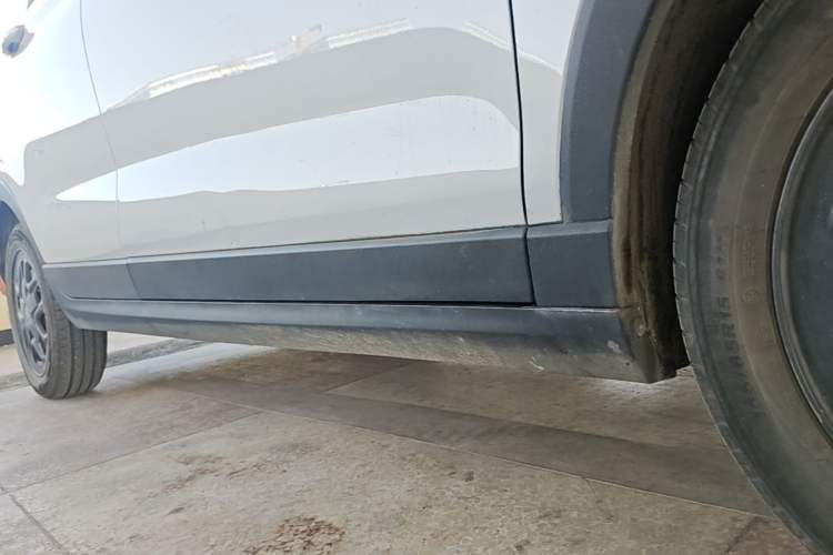Used Leapmotor T03 2023 403 Lite Edition Right Side Sill