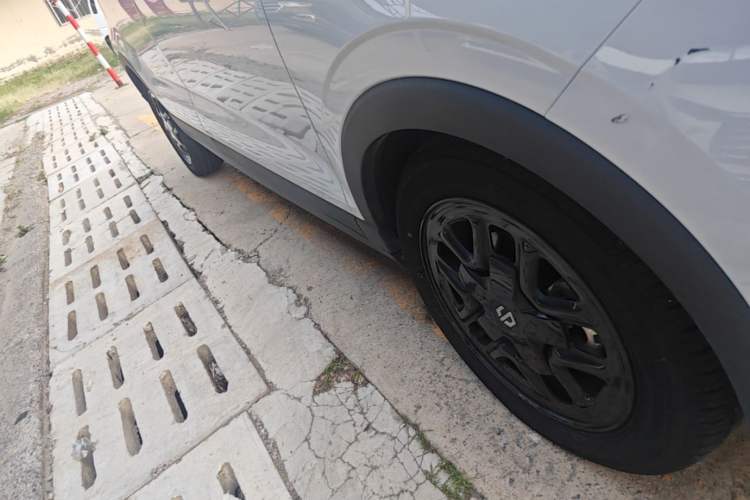 Used Leapmotor T03 2023 403 Lite Edition Right Side Sill