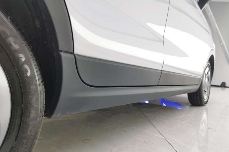 Used Leapmotor T03 2023 200 Lite Edition Right Side Sill