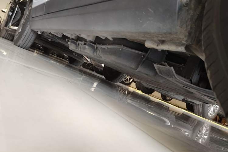 Used Leapmotor T03 2023 200 Lite Edition Right Side Sill