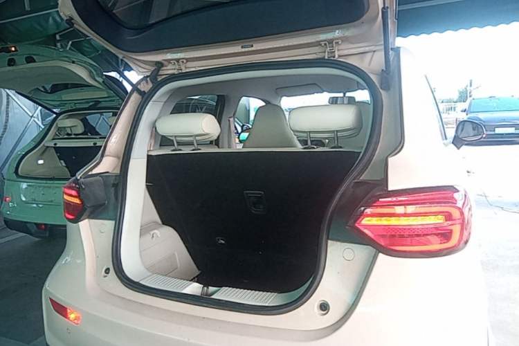 Used Leapmotor T03 2023 403 Lite Edition Trunk