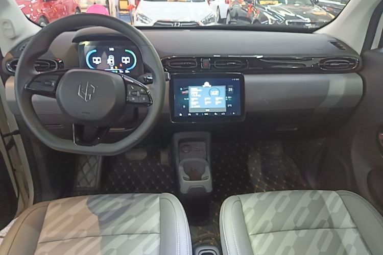 Used Leapmotor T03 2023 310 Lite Edition Audio And AC Panel