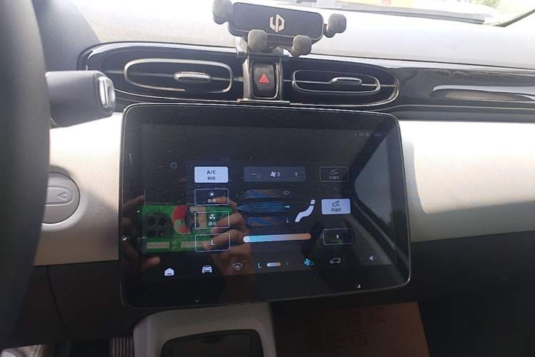 Used Leapmotor T03 2023 200 Lite Edition Audio And AC Panel