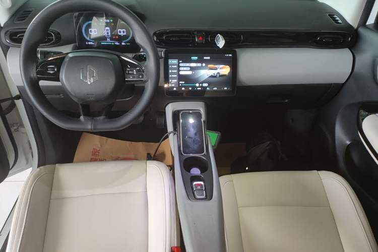 Used Leapmotor T03 2023 310 Lite Edition Audio And AC Panel