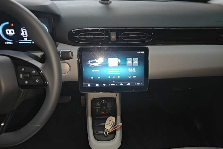 Used Leapmotor T03 2023 200 Lite Edition Audio And AC Panel