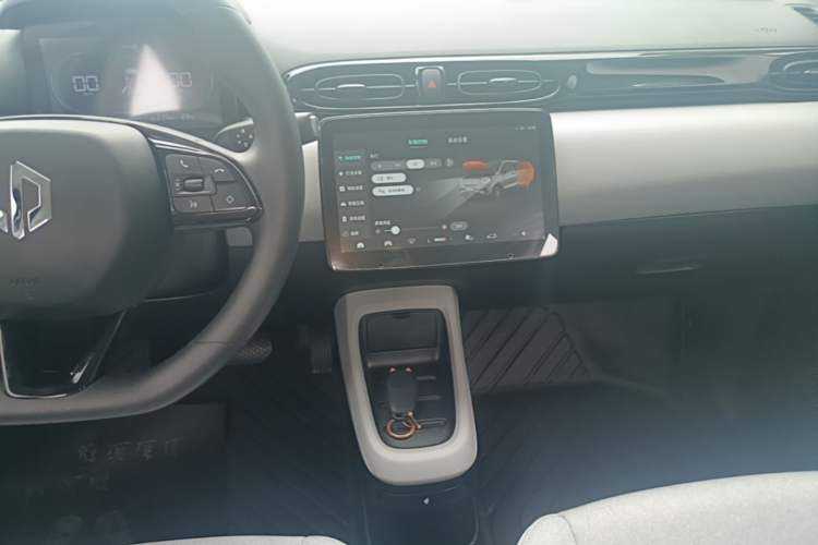 Used Leapmotor T03 2023 310 Lite Edition Audio And AC Panel