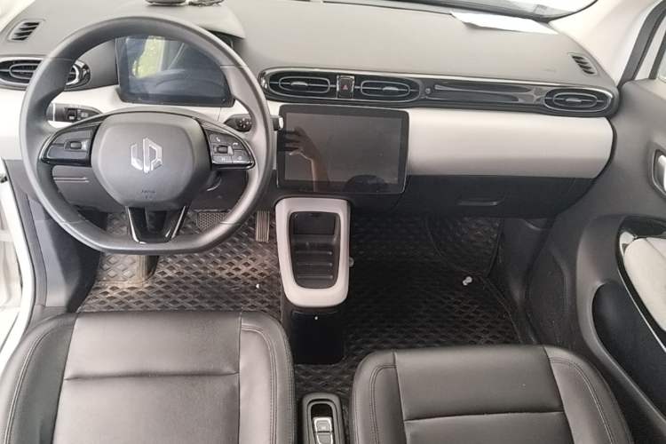 Used Leapmotor T03 2023 310 Lite Edition Center Console