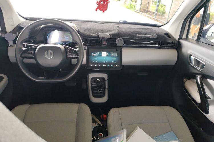 Used Leapmotor T03 2023 310 Lite Edition Center Console