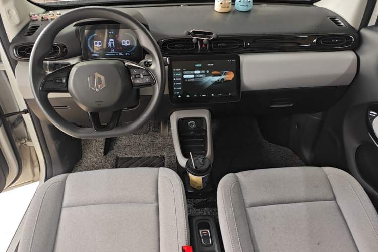 Used Leapmotor T03 2023 310 Lite Edition Center Console
