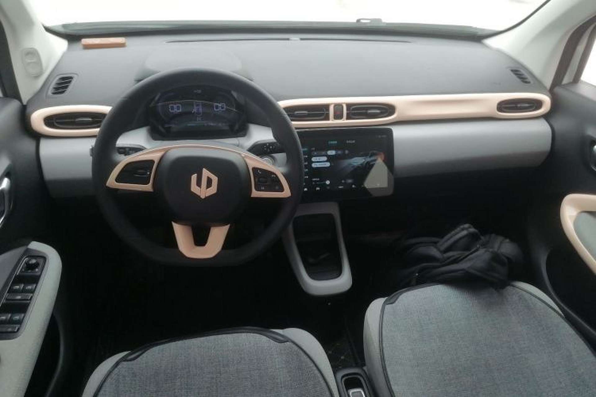 Used Leapmotor T03 2023 310 Lite Edition Center Console