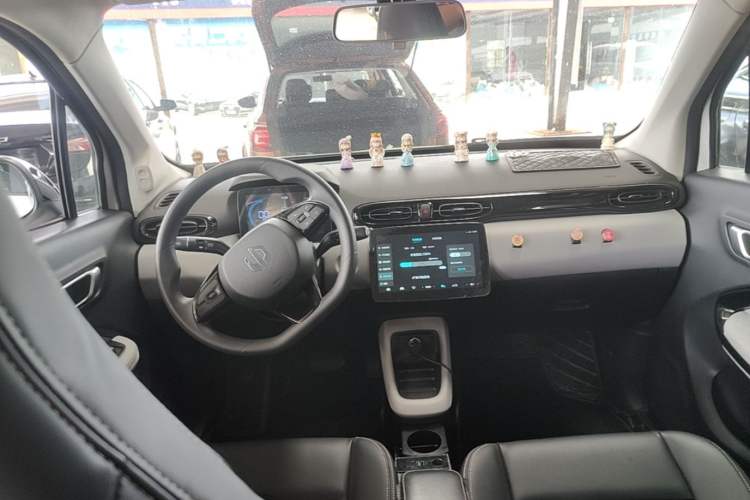 Used Leapmotor T03 2023 310 Lite Edition Center Console