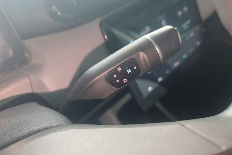 Used Leapmotor T03 2023 310 Lite Edition Gear Lever