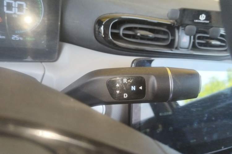 Used Leapmotor T03 2023 310 Lite Edition Gear Lever