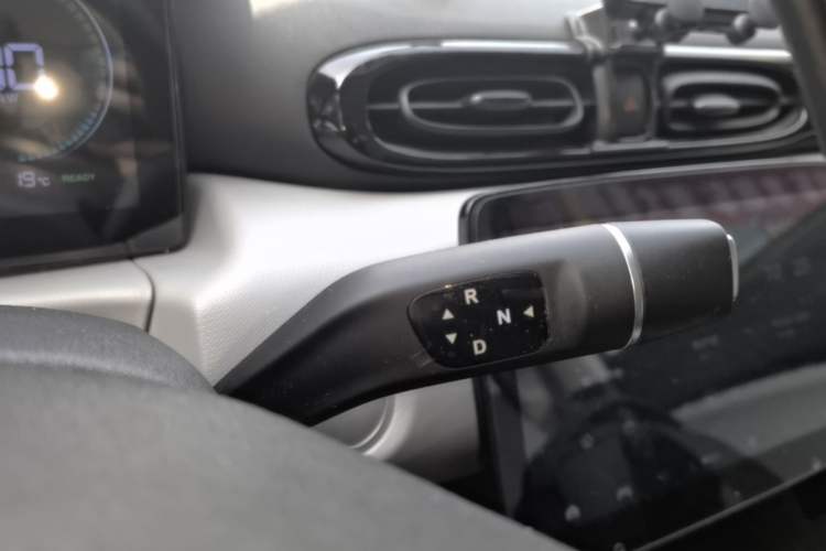 Used Leapmotor T03 2023 310 Lite Edition Gear Lever