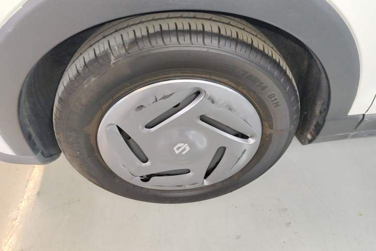 Used Leapmotor T03 2023 200 Lite Edition Left Front Wheel Hub