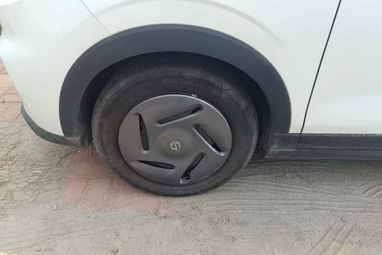 Used Leapmotor T03 2023 200 Lite Edition Left Front Wheel Hub