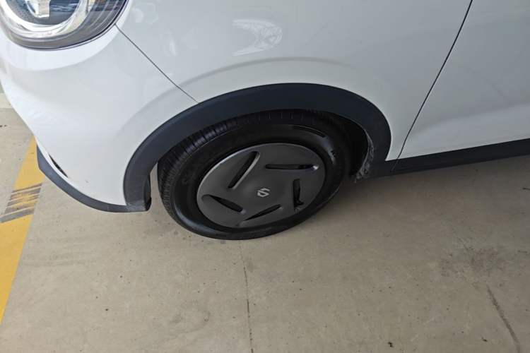 Used Leapmotor T03 2023 200 Lite Edition Left Front Wheel Hub