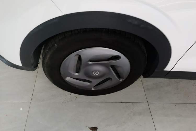 Used Leapmotor T03 2023 200 Lite Edition Left Front Wheel Hub