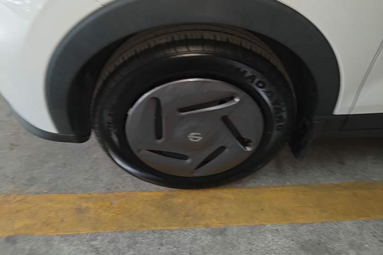 Used Leapmotor T03 2023 200 Lite Edition Left Front Wheel Hub