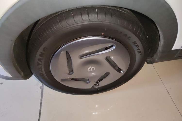 Used Leapmotor T03 2023 200 Lite Edition Left Front Wheel Hub