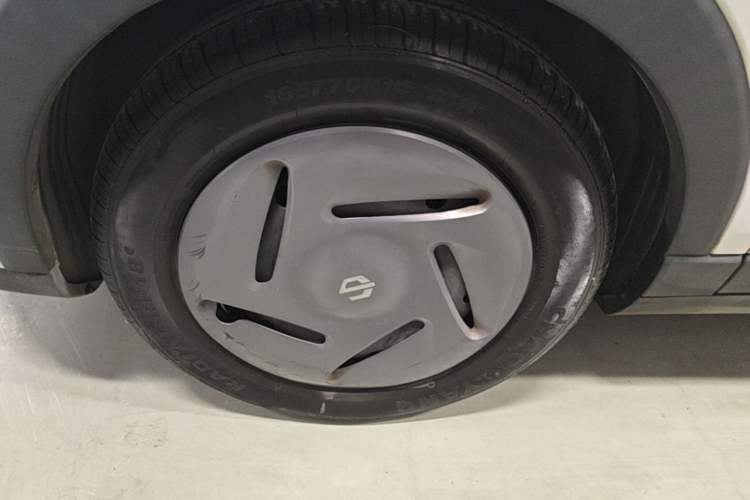Used Leapmotor T03 2023 200 Lite Edition Left Front Wheel Hub