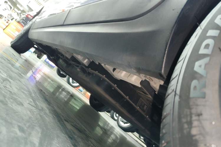 Used Leapmotor T03 2023 200 Lite Edition Left Side Sill