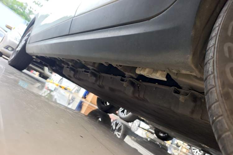 Used Leapmotor T03 2023 310 Lite Edition Left Side Sill