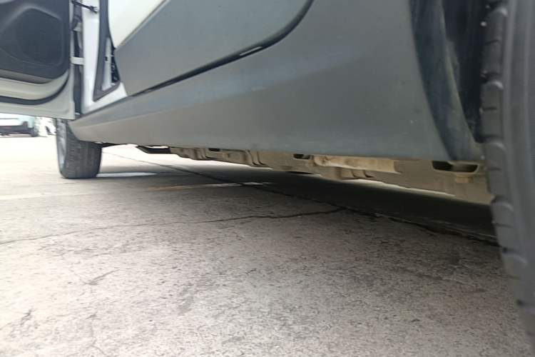 Used Leapmotor T03 2023 310 Lite Edition Left Side Sill