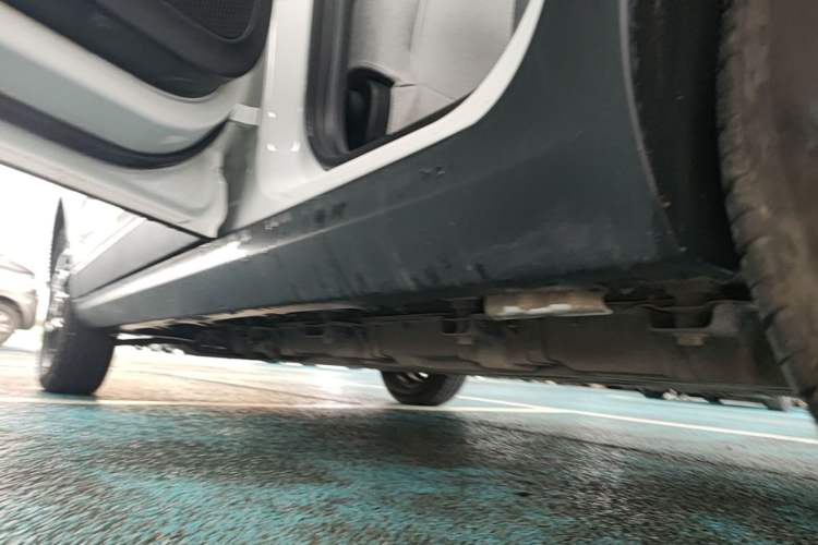 Used Leapmotor T03 2023 310 Lite Edition Left Side Sill