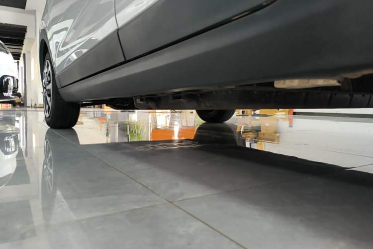 Used Leapmotor T03 2023 200 Lite Edition Left Side Sill