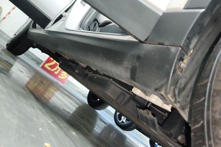 Used Leapmotor T03 2023 200 Lite Edition Right Side Sill
