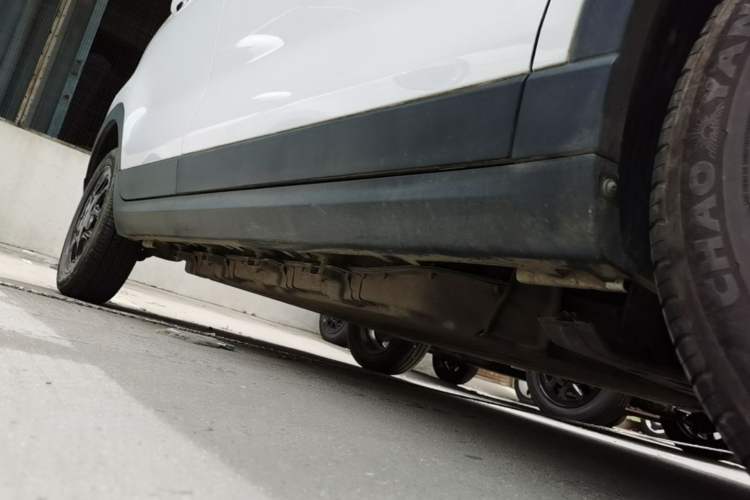Used Leapmotor T03 2023 310 Lite Edition Right Side Sill