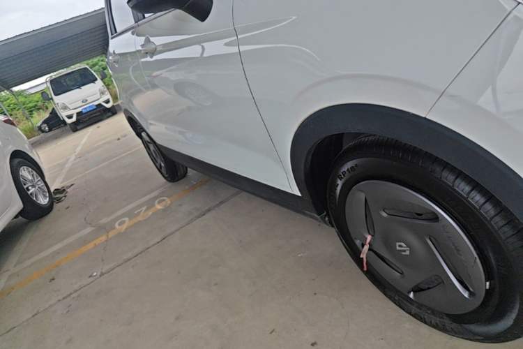 Used Leapmotor T03 2023 200 Lite Edition Right Side Sill