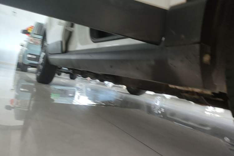 Used Leapmotor T03 2023 310 Lite Edition Right Side Sill