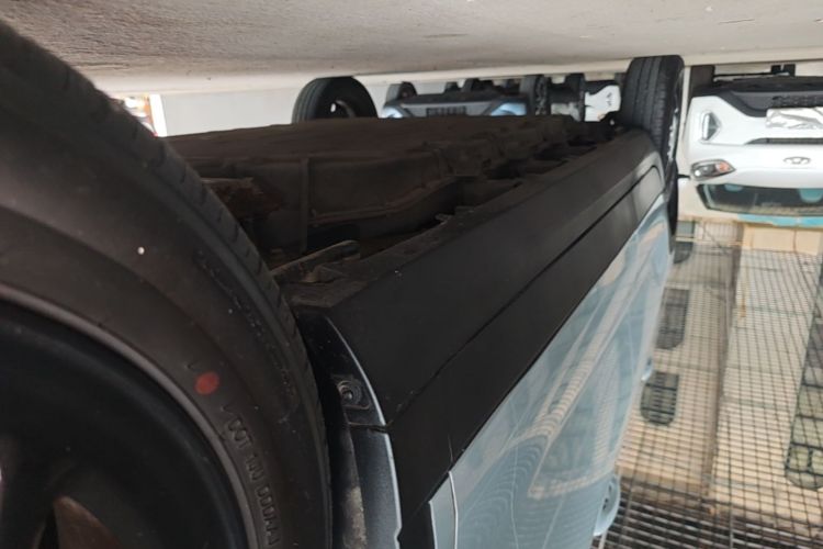 Used Leapmotor T03 2023 310 Lite Edition Right Side Sill