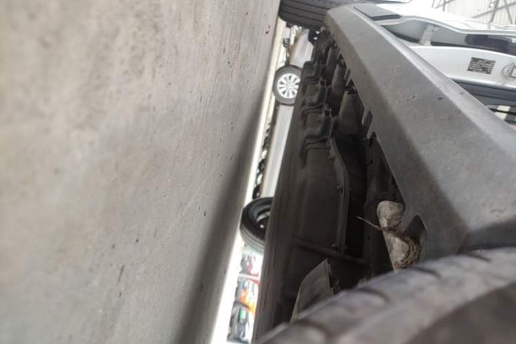 Used Leapmotor T03 2023 310 Lite Edition Right Side Sill