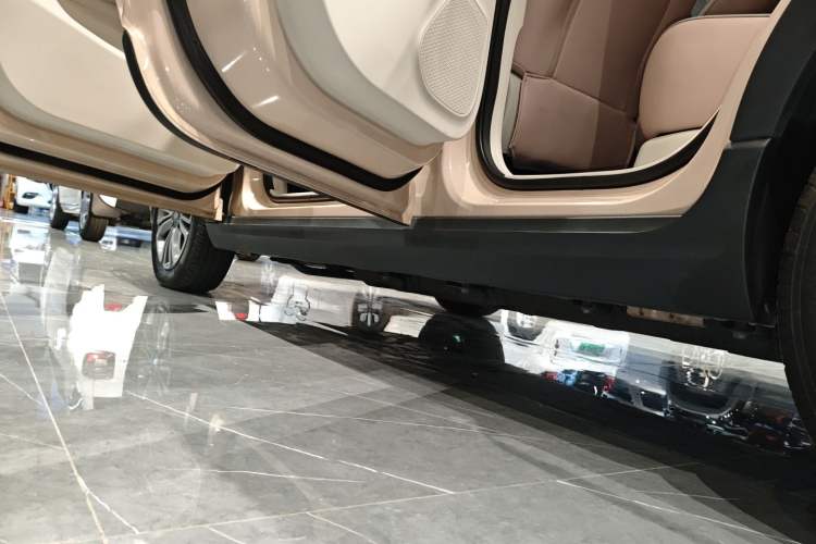 Used Leapmotor T03 2023 403 Lite Edition Left Side Sill