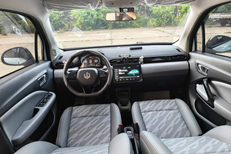 Used Leapmotor T03 2024 310 Comfort Edition Center Console