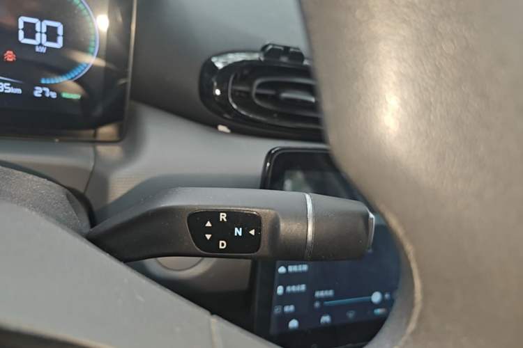 Used Leapmotor T03 2024 310 Comfort Edition Gear Lever