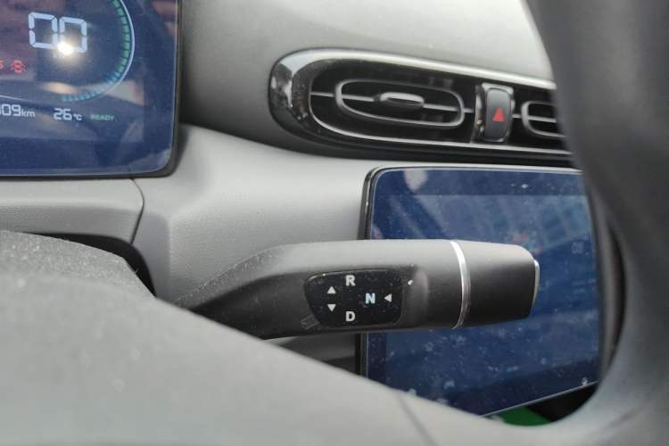 Used Leapmotor T03 2024 310 Comfort Edition Gear Lever