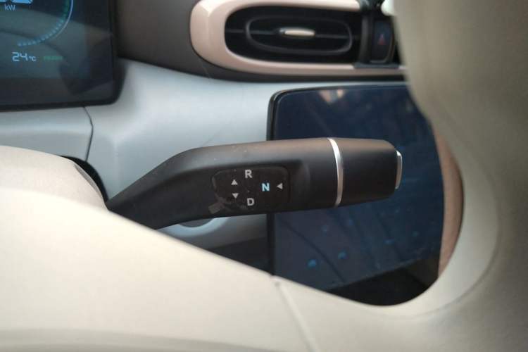 Used Leapmotor T03 2024 310 Comfort Edition Gear Lever