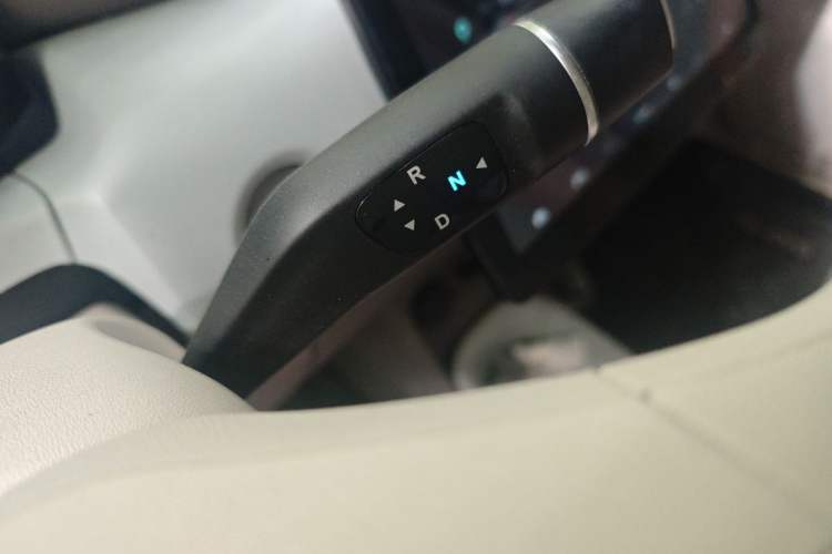 Used Leapmotor T03 2024 310 Comfort Edition Gear Lever